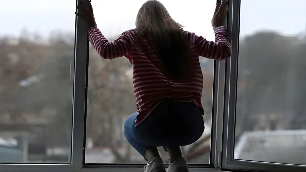 Tragedi Unpak: Kronologi Mahasiswi Jatuh dari Lantai 3 & Wasiat Kritis