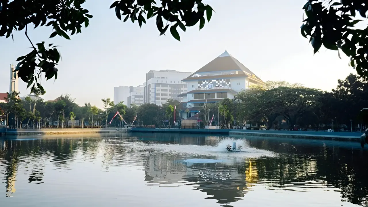 Pascasarjana UNAIR Gel. III Dibuka, UPI Raih Penghargaan Humas