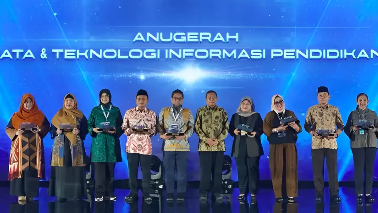 Kemenangan Pemkab Tuban dan Pemprov Jateng di Anugerah Data Pendidikan 2025