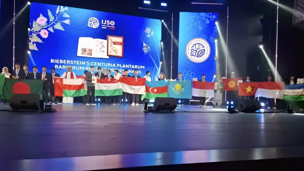 Pelajar MTsN Perkuat Posisi Indonesia dalam Sains Terpadu IJSO 2025 di Rusia