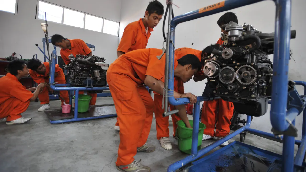 Forum Surabaya Soroti Kesenjangan Vokasi Antara Kurikulum SMK dan Kebutuhan Industri