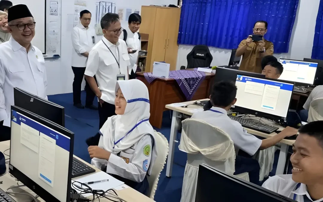 Kemendikdasmen Larang Unggah Foto TKA ke Medsos, Sanksi Mengintai
