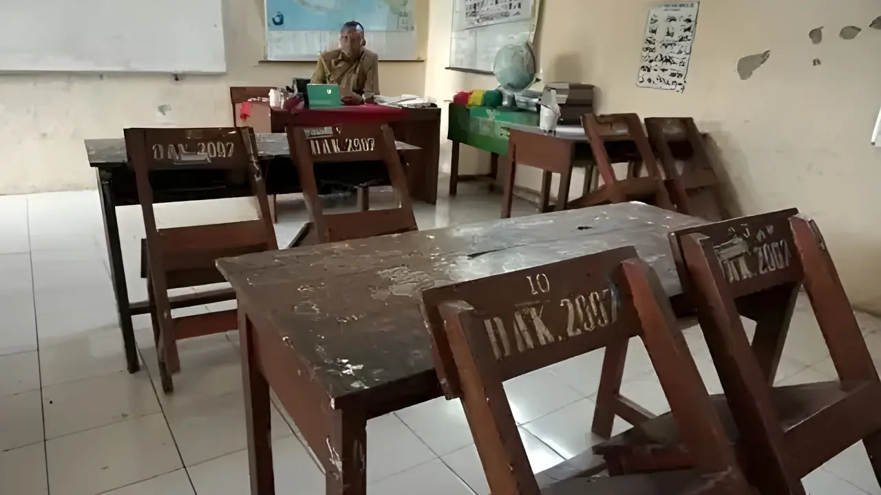 Banyak SD negeri mengalami bangku kosong, yang berakibat pada pencairan TPG