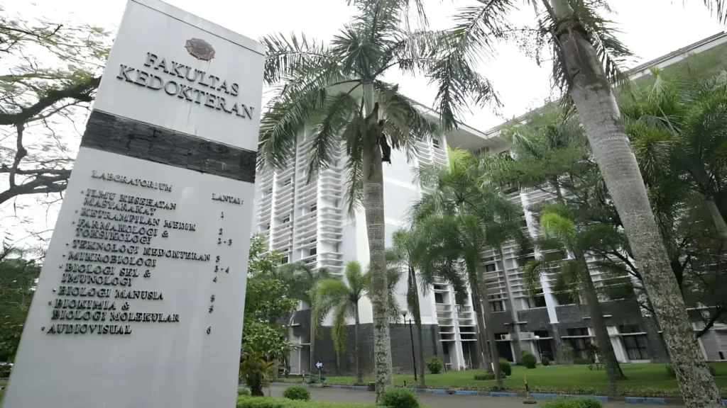 Fakultas kedokteran UGM - Universitas Gadjah Mada