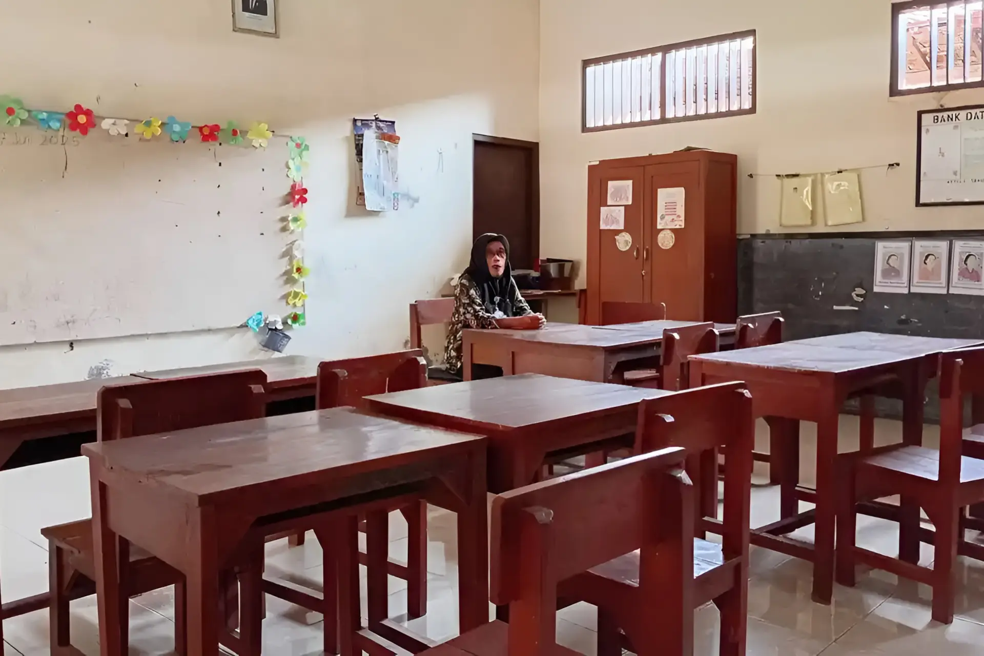 Sekolah dengan siswa fiktif tidak valid Dapodik demi mengambil keuntungan dana BOS